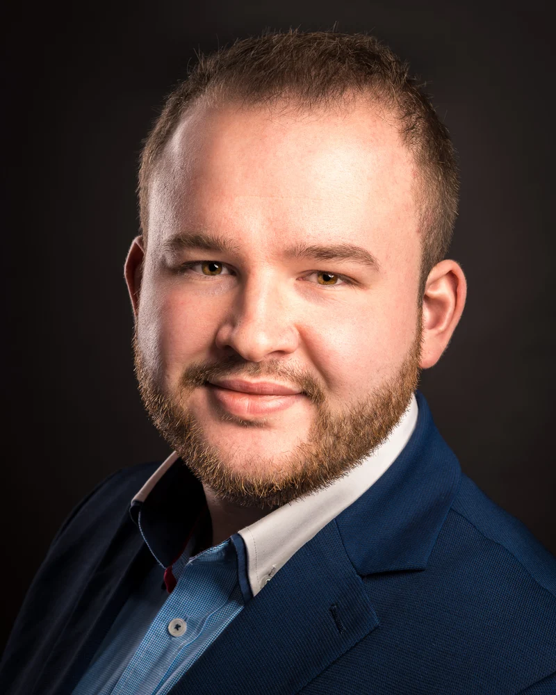 Porträtfoto von René Schlierenkämper, zertifizierter KI-Innovationsmanager